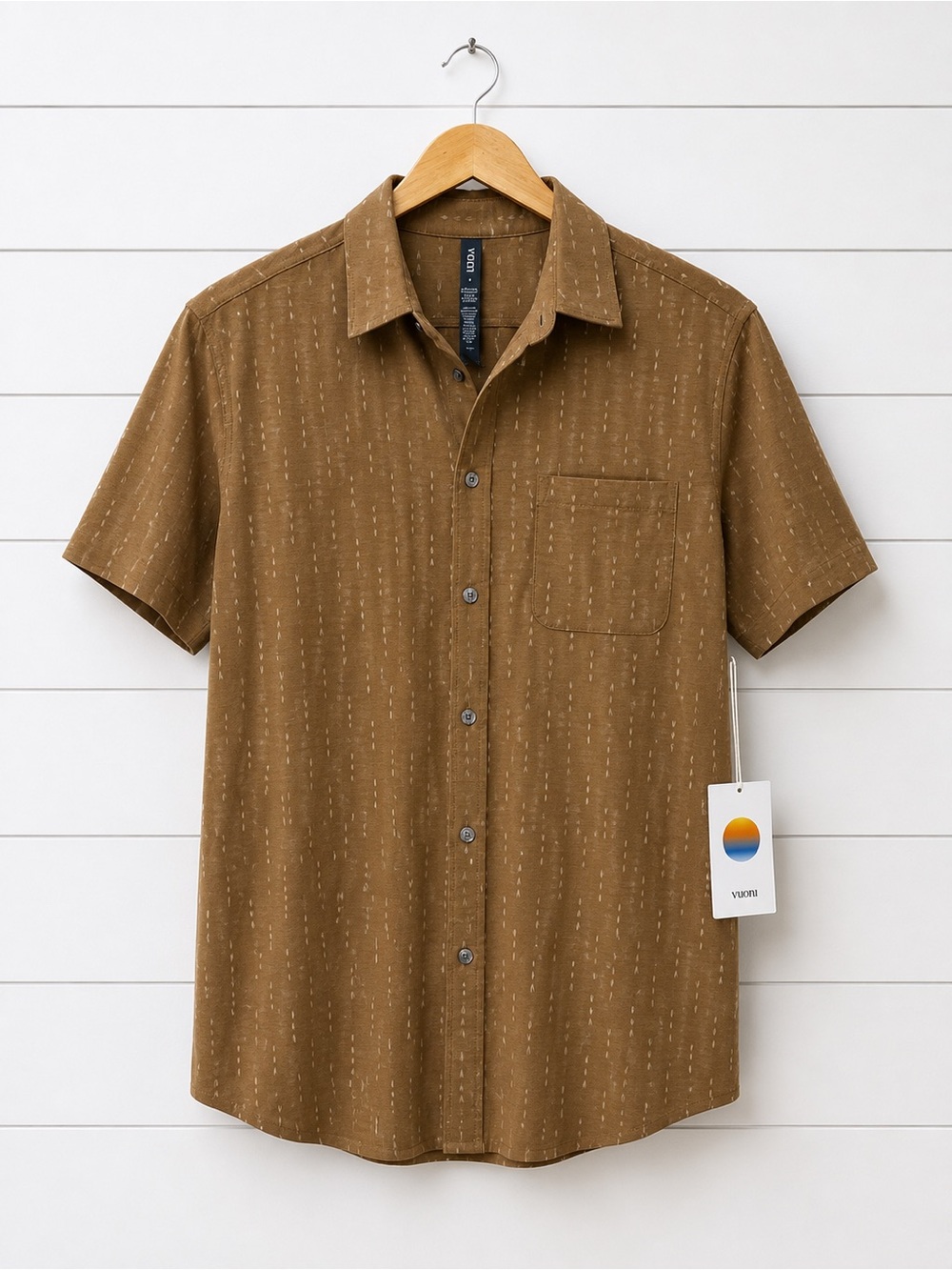 Vuori Men's Bridge Button Down Short Sleeve Shirt Tan Arrow Print New W Tag Med